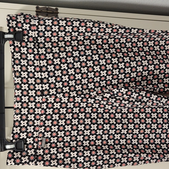 Women's Peck & Peck Patterned Pants, Like New, Size 10, Multi-Color - Picture 2 of 9